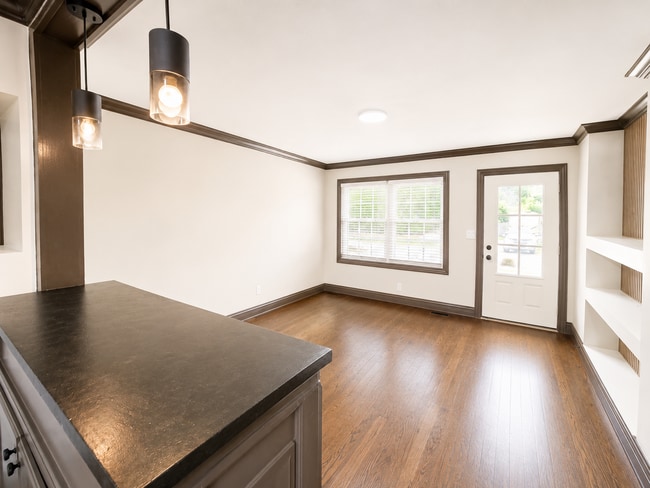 Photo - Fully Renovated - Southend 4 bedroom!