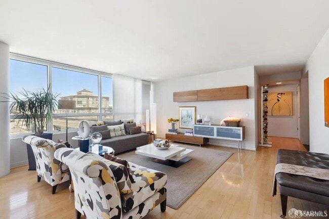 Photo - 1388 Gough St