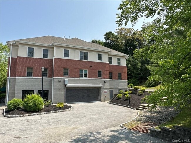 Photo - 77 Quaker Ave Unit 110