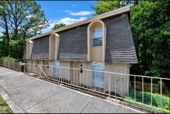 Building Photo - 3244 Warringwood Dr