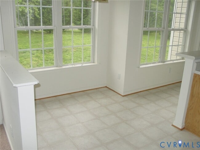 Photo - 712 Francis Rd