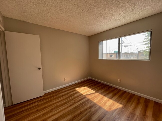 Villa Monterey Apartments