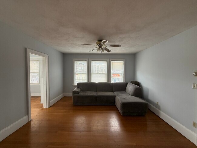 527 Gallivan Blvd Unit 3