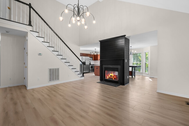 Photo - 305 Dearing Dr