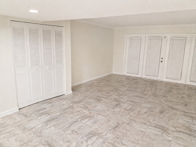 Photo - 3870 Mission Dr
