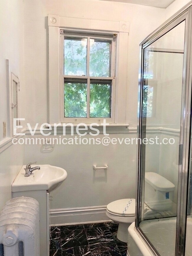 Photo - 2207 W Grace St Unidad Apt C