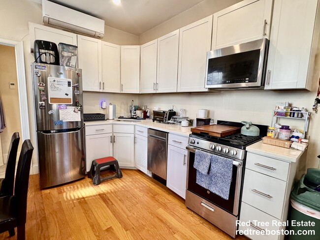 Building Photo - 5 Edwin St