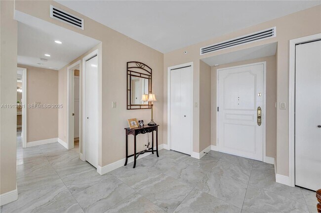 Photo - 5055 Collins Ave Unit 14M