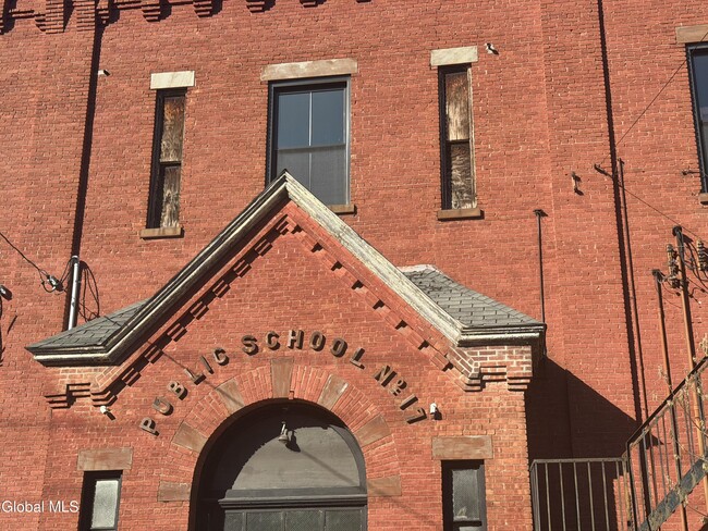 Building Photo - 43 Second Ave Unit 1