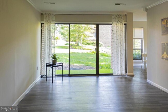 Photo - 11240 Chestnut Grove Square Unidad 157