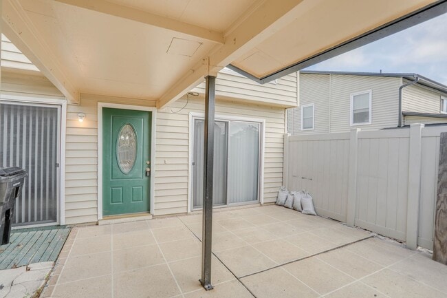 Photo - 1724 Townhall Ln