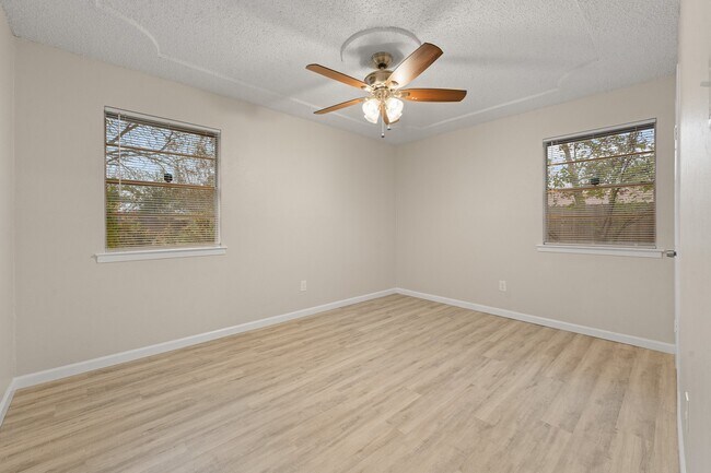 Photo - 608 Pleasant Manor Ave