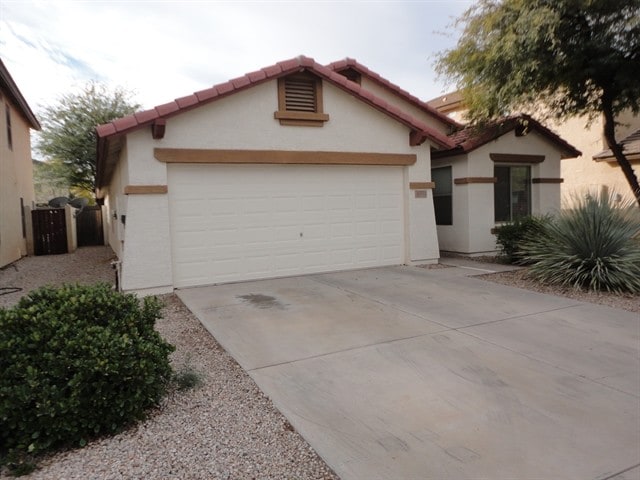 Building Photo - 2033 W Vineyard Plains Dr Rental