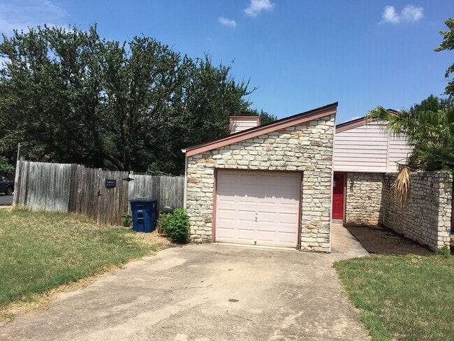 Photo - 906 Sirocco Dr Unit A