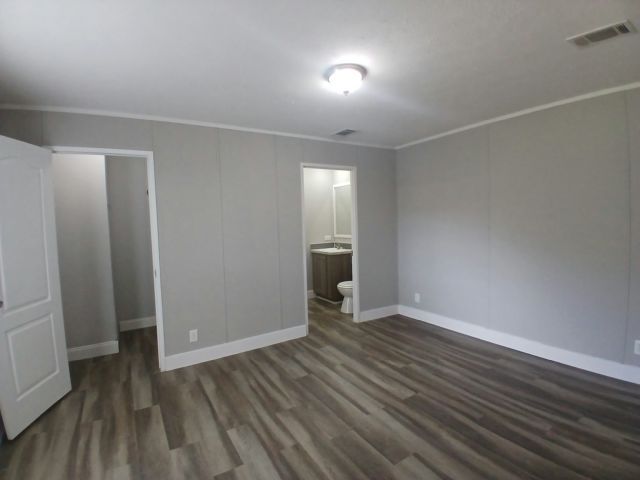 Photo - 1978 Scranton Ave