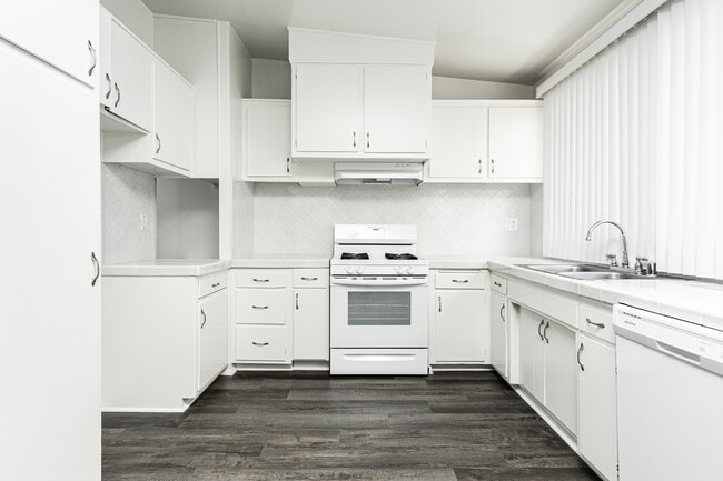 Building Photo - kes476 Rental