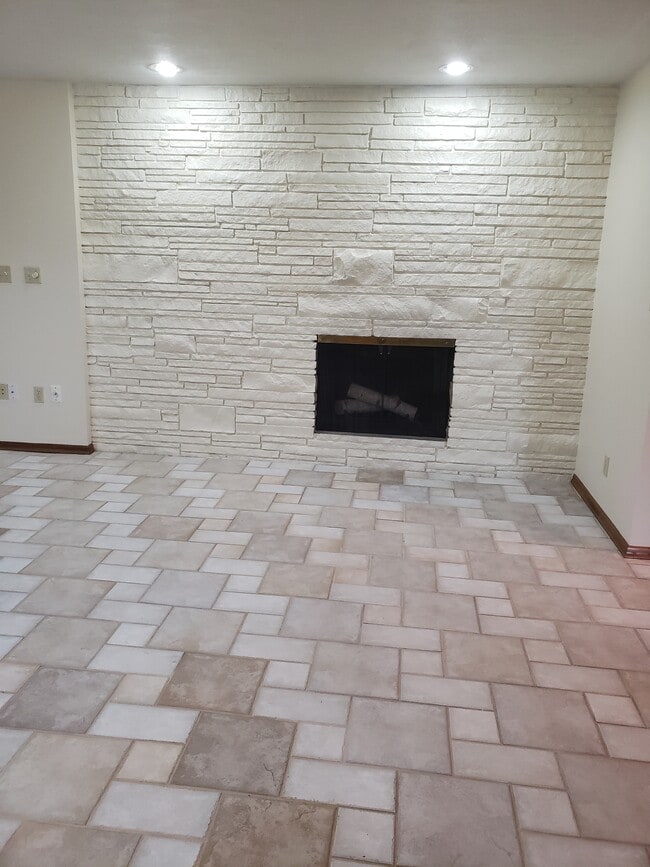 Photo - 1727 E Pinecrest Rd