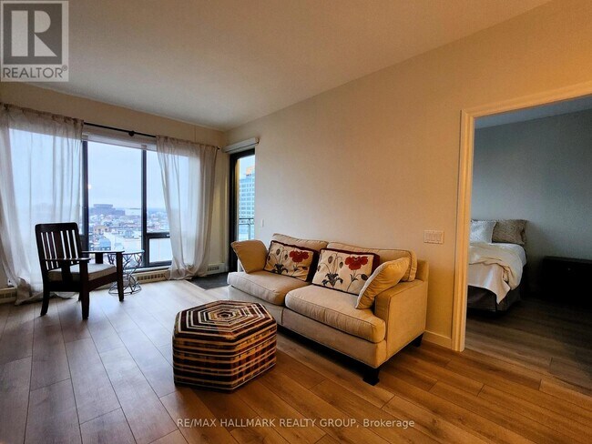 Photo - 90 George St Unit 704