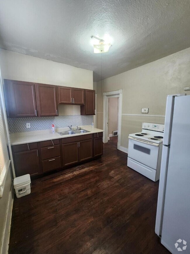 Building Photo - 2022 Castelar St Rental