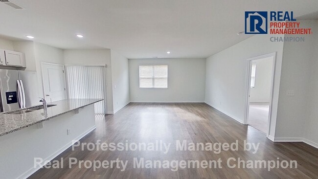 Building Photo - Beautiful 3 BD/2 BA Home in Porters Walk