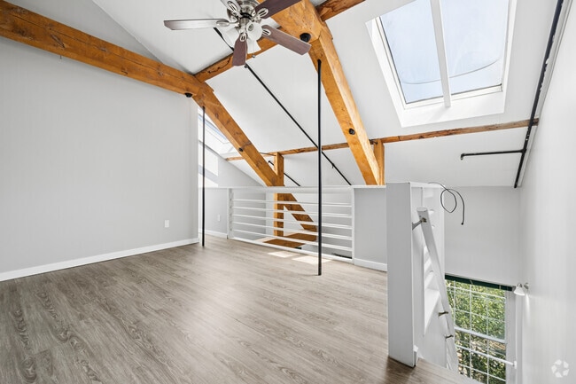 1BR, 2BA - 1,090SF - Loft