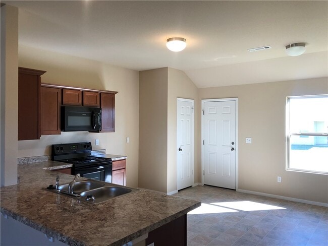 Photo - 602 W Pittsfield