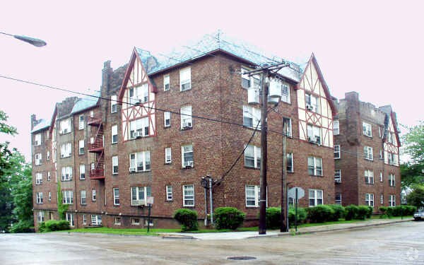 715 Linden Ave - 715 Linden Ave