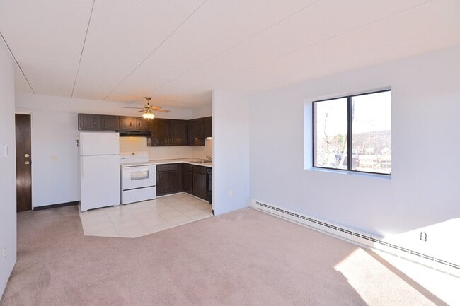 Photo - 10 Main St Unit 408