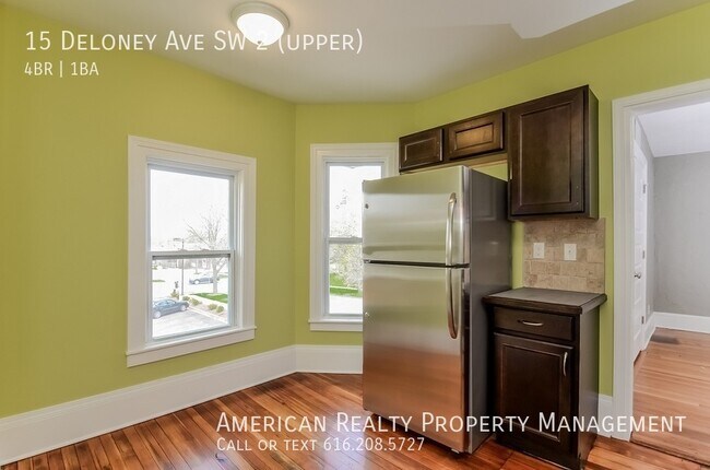 Photo - 15 Deloney Ave SW