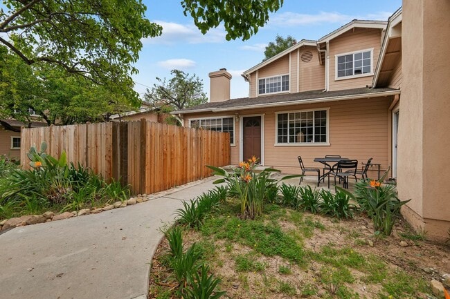 Photo - Fully Remodeled East Side Townhome – Furnished & Move-In Ready!