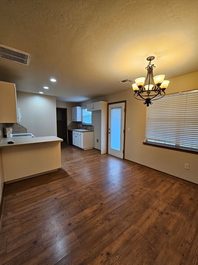 Photo - (4) Bed/(2) Bath in Moore w/ Shelter Avail NOW! Pets Negotiable!