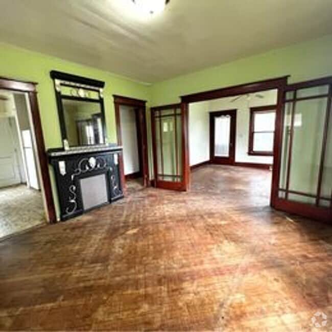Building Photo - 2811 IA-1 Rental