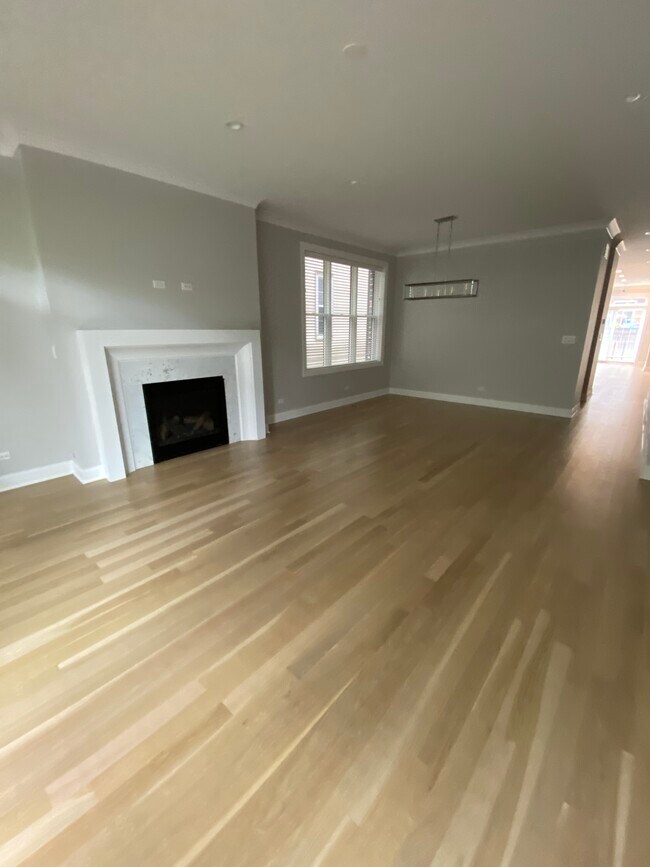 Photo - 3347 N Kenmore Ave Unit 3S