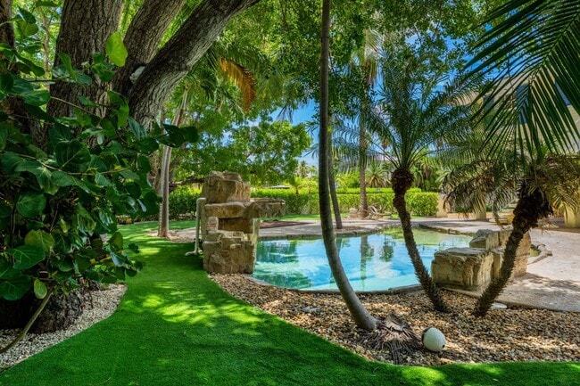 Photo - 235 W Seaview Cir