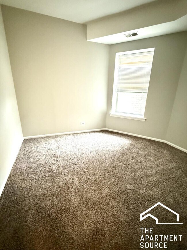 6143 S Woodlawn Ave Unit 1