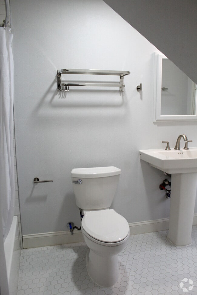 Building Photo - 1013 S Glasgow Dr Unit C Rental
