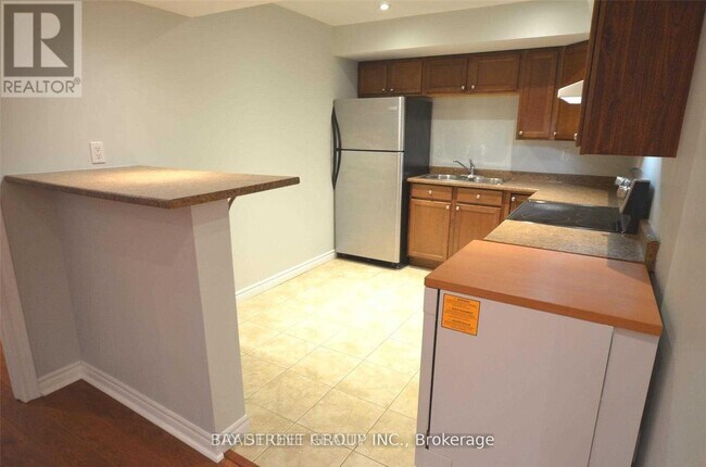 Photo - 92 Sir Jacobs Crescent