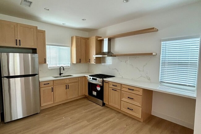 Photo - 212 - Carpinteria Asset Mgmt LLC (Walnut duplex) Unidad 842A
