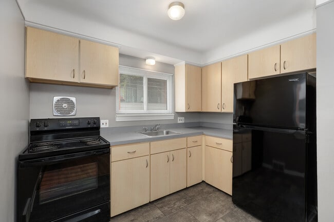 Updated Kitchen Appliances & Floor (showcasing all of the latest updates)