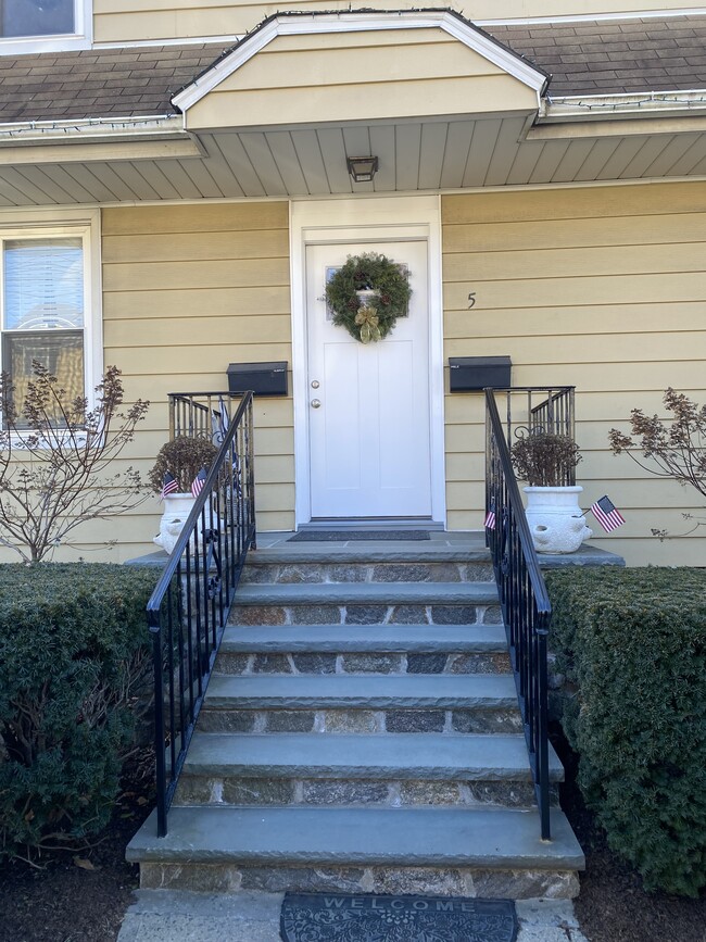 Front entrance to apartment - 5 Rockland Pl Apartamentos Unidad #2