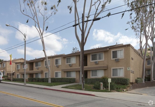 Building Photo - Las Colinas Apartments