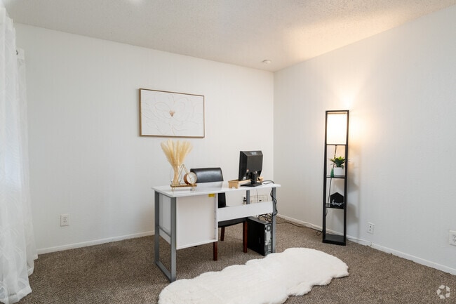 2BR, 1BA - 832SF