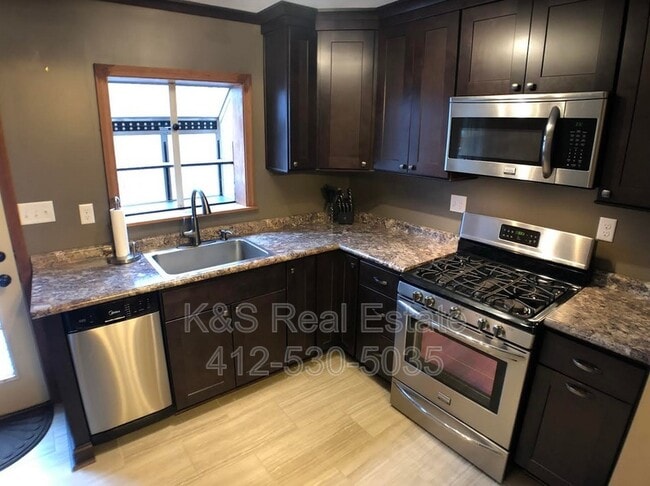 Building Photo - 1807 Ringwalt St Rental