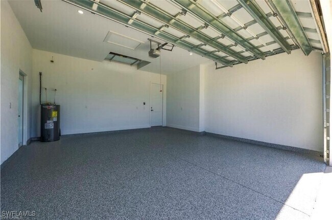 Building Photo - 2000 Curry Ave N Rental