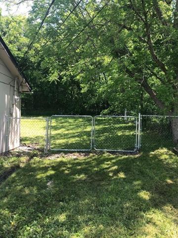 Photo - 504 Chinner St