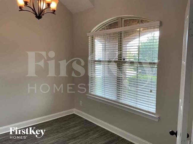 Photo - 1076 Riviera Dr