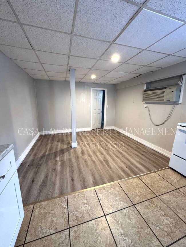 Photo - Limited-Time Special: All Utilities Included + First Month FREE with a 13-Month Lease! Unidad 204 E Watauga - 1