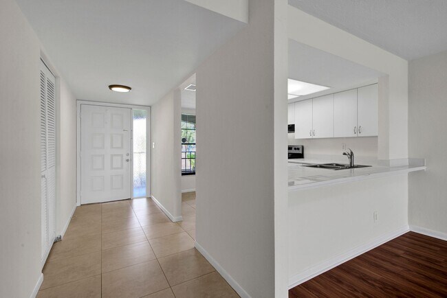 Photo - 145 Cypress Way E Unit D-4