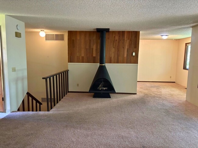 3790/3792 Onyx St