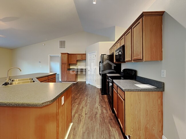 Photo - 230 Barberry Ln